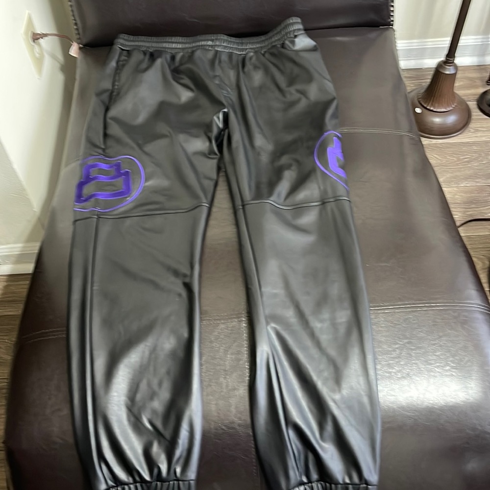 Rebel minds brand excellent condition black with purple two piece size 3X-large: